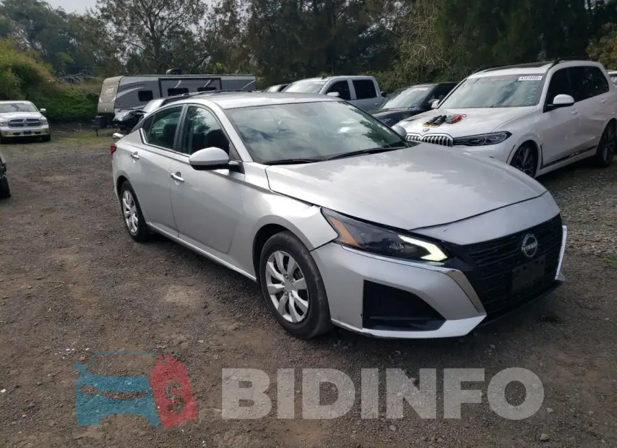 1N4BL4BV2PN420569 Photo# 4