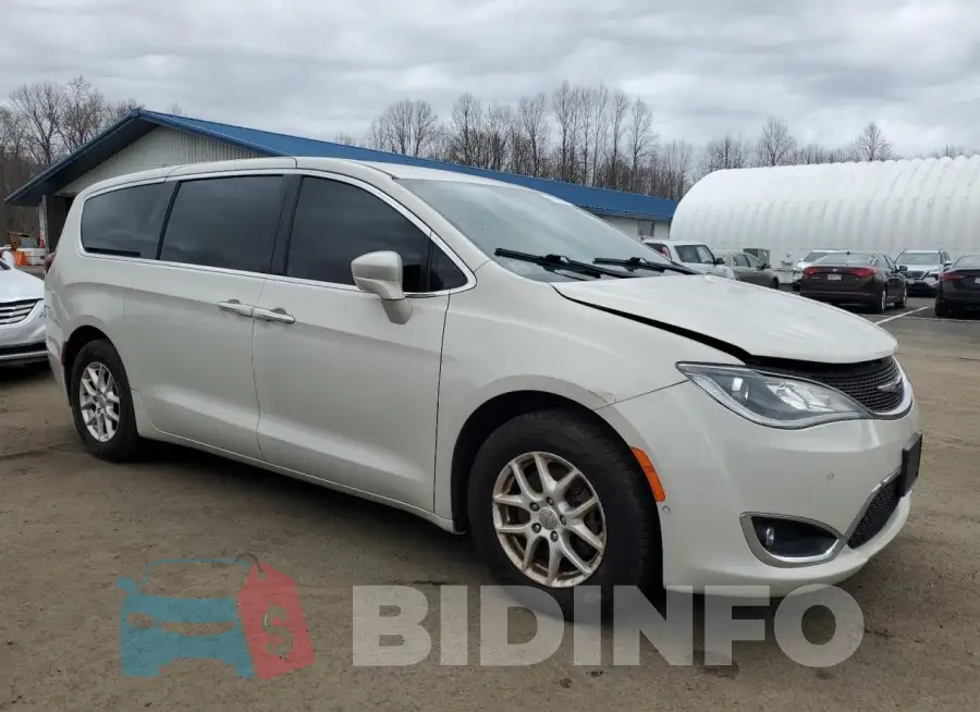2C4RC1FG7LR124124 Photo# 4
