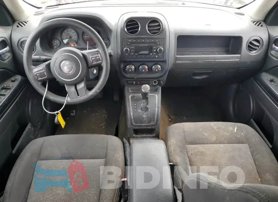 1C4NJRBB5GD798293 Photo# 8