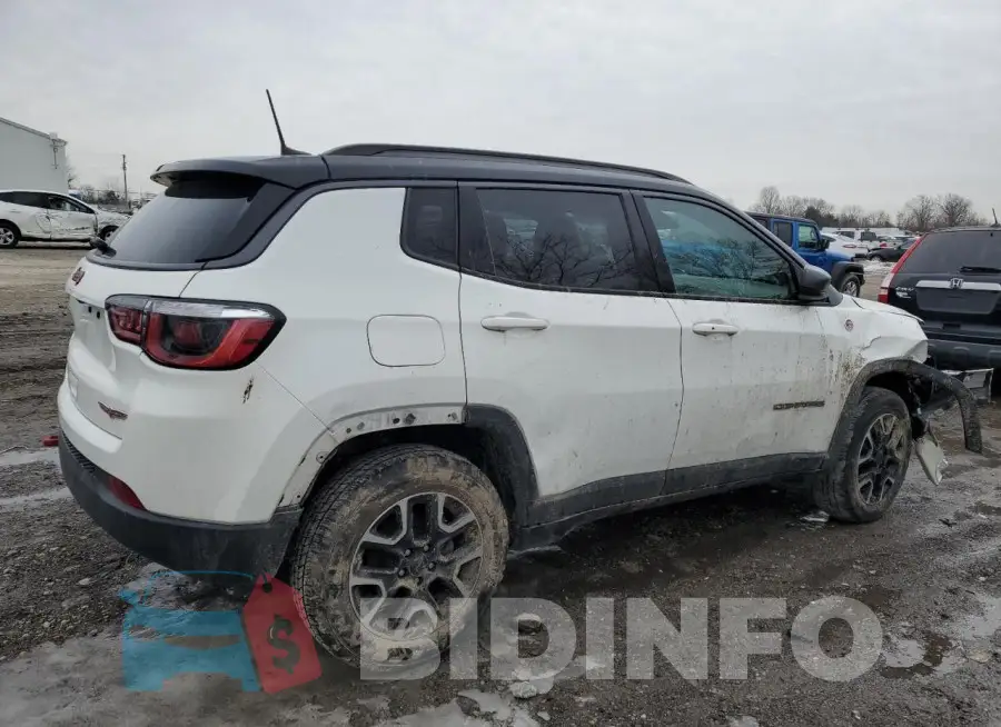 3C4NJDDB7LT162964 Photo# 3