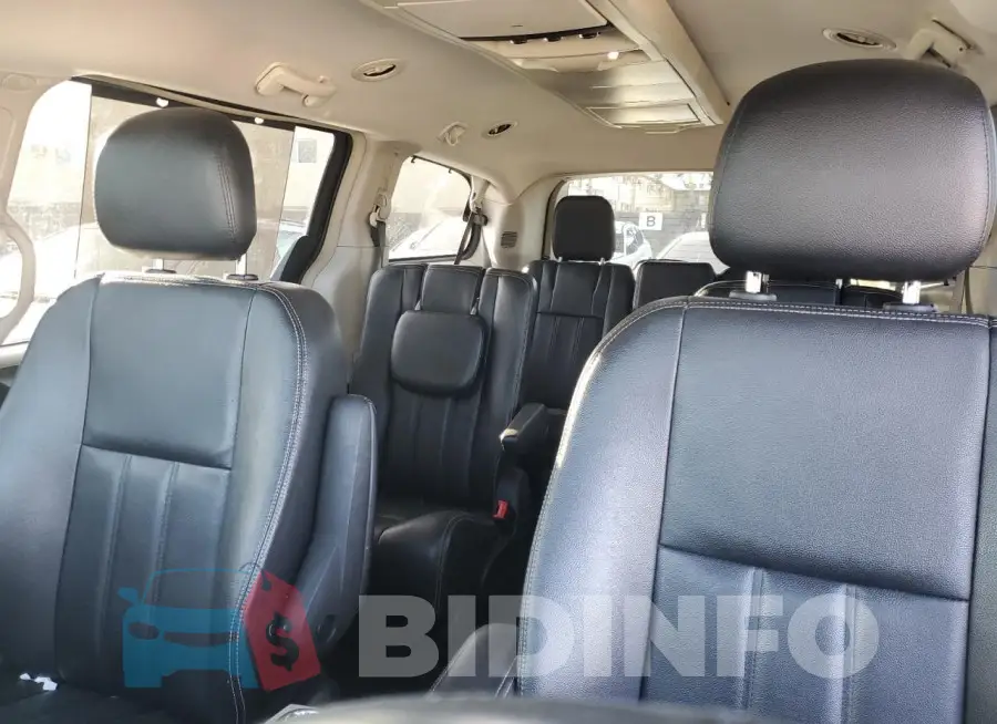 2C4RC1BGXGR239568 Photo# 10