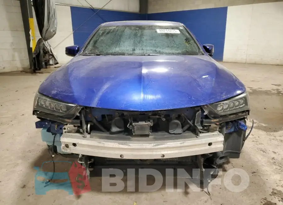 19UUB3F82KA801294 Photo# 5