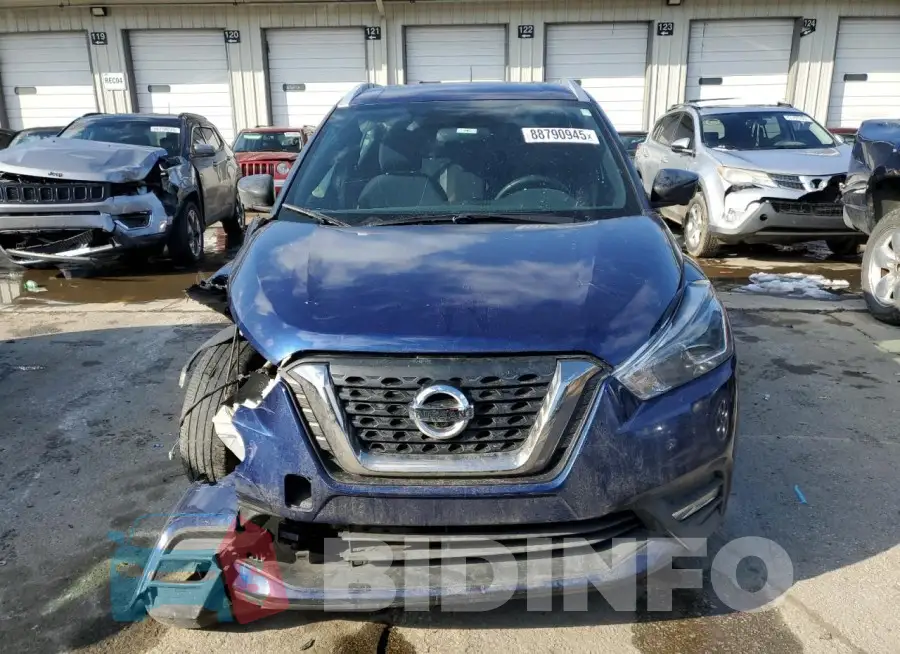 3N1CP5CU4JL528197 Photo# 5