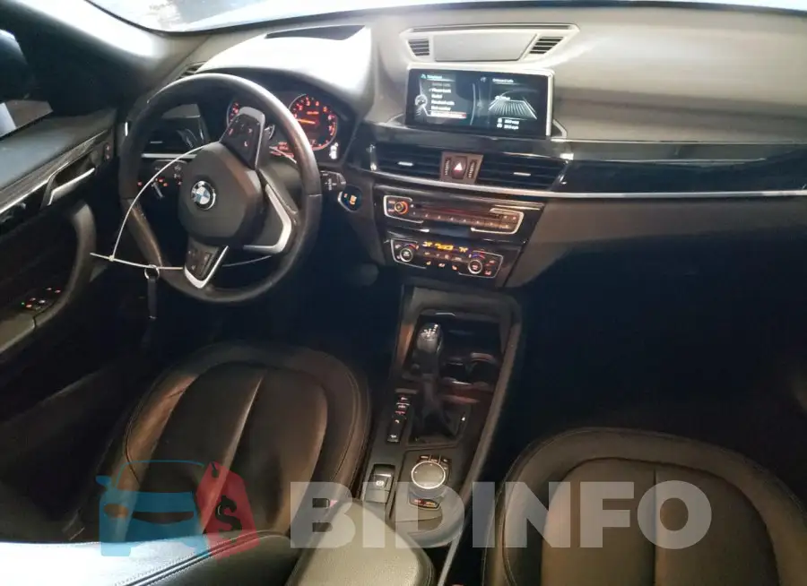 WBXHT3C35H5F80500 Photo# 8