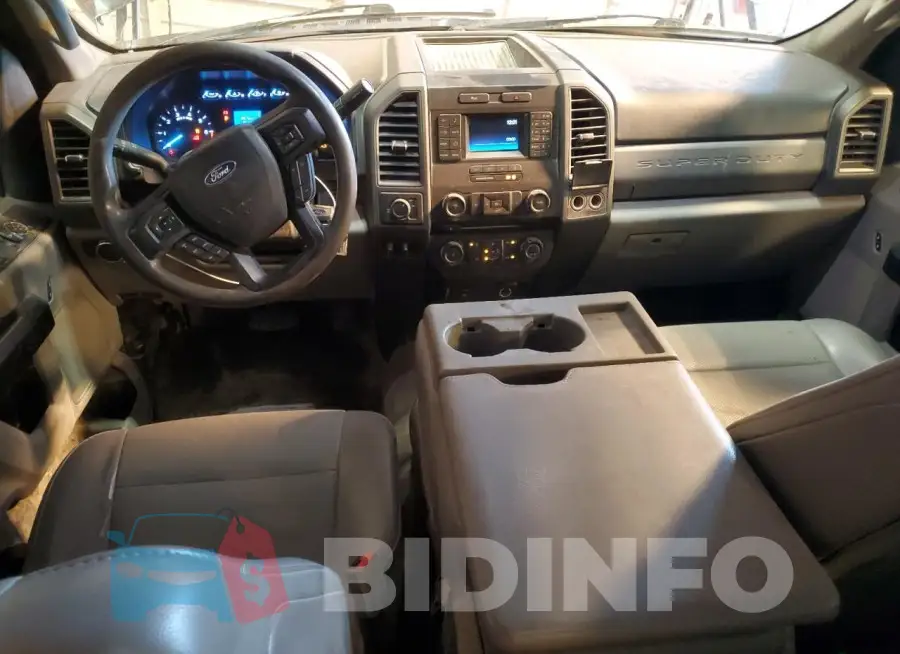 1FT7X2A67JEB39698 Photo# 8