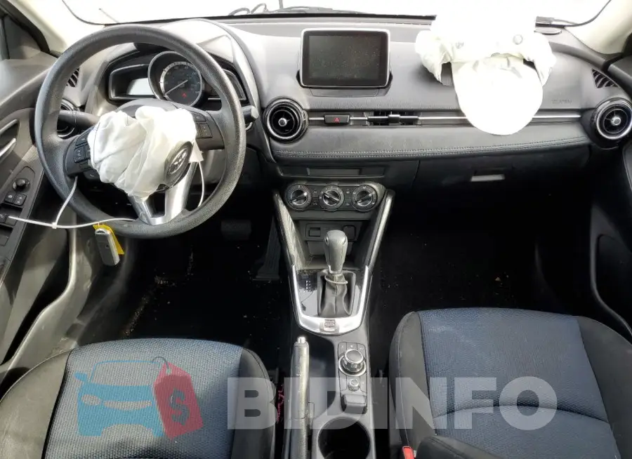 3MYDLBYVXJY306801 Photo# 8