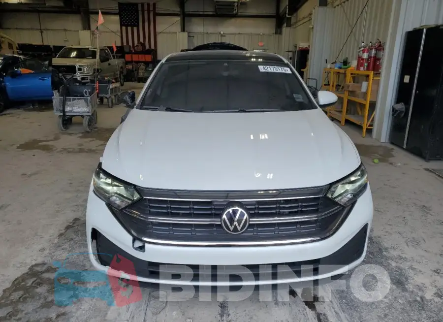 3VW7M7BU9PM005276 Photo# 5