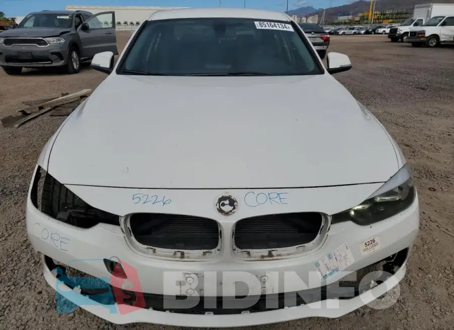 WBA8A3C50GK688201 Photo# 5