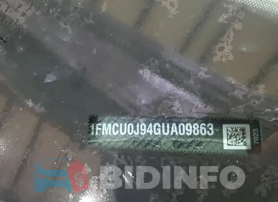 1FMCU0J94GUA09863 Photo# 13