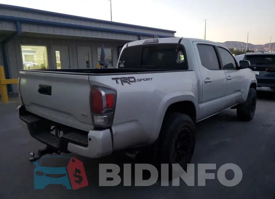 3TYAZ5CN0MT008377 Photo# 3