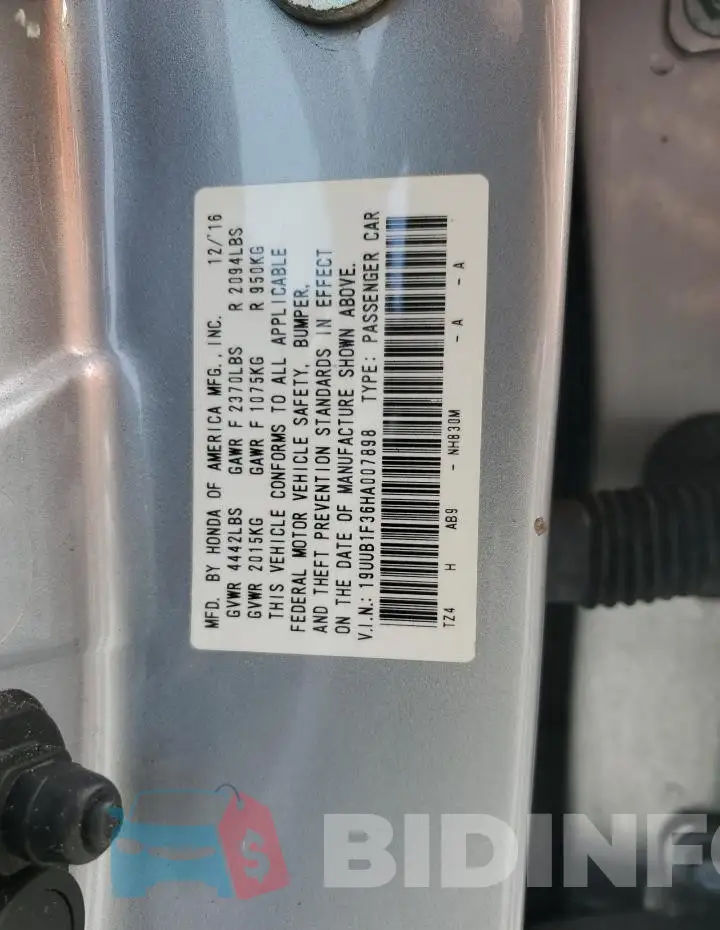 19UUB1F36HA007898 Photo# 12