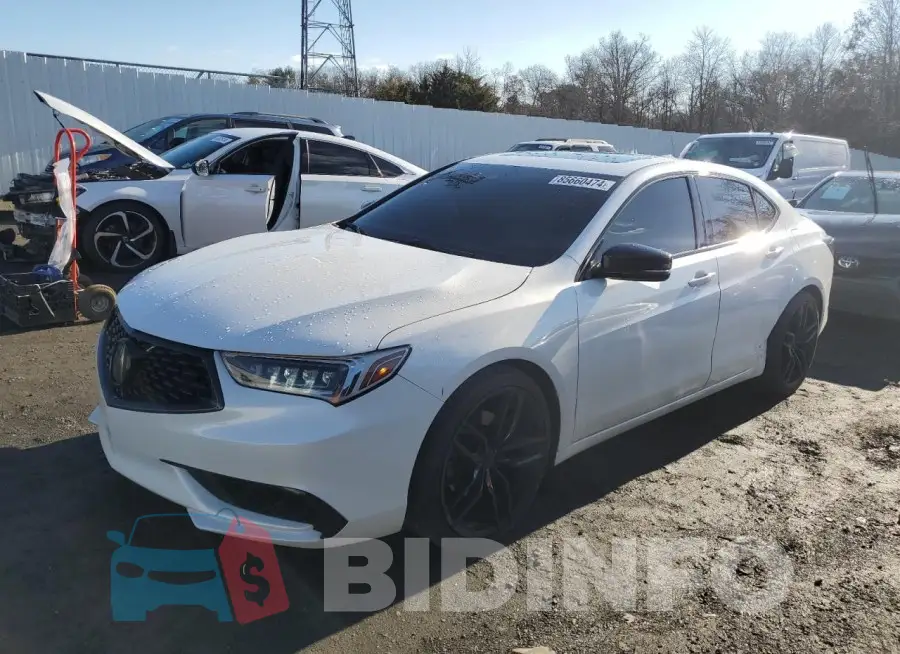 19UUB2F38KA004952 Photo# 1