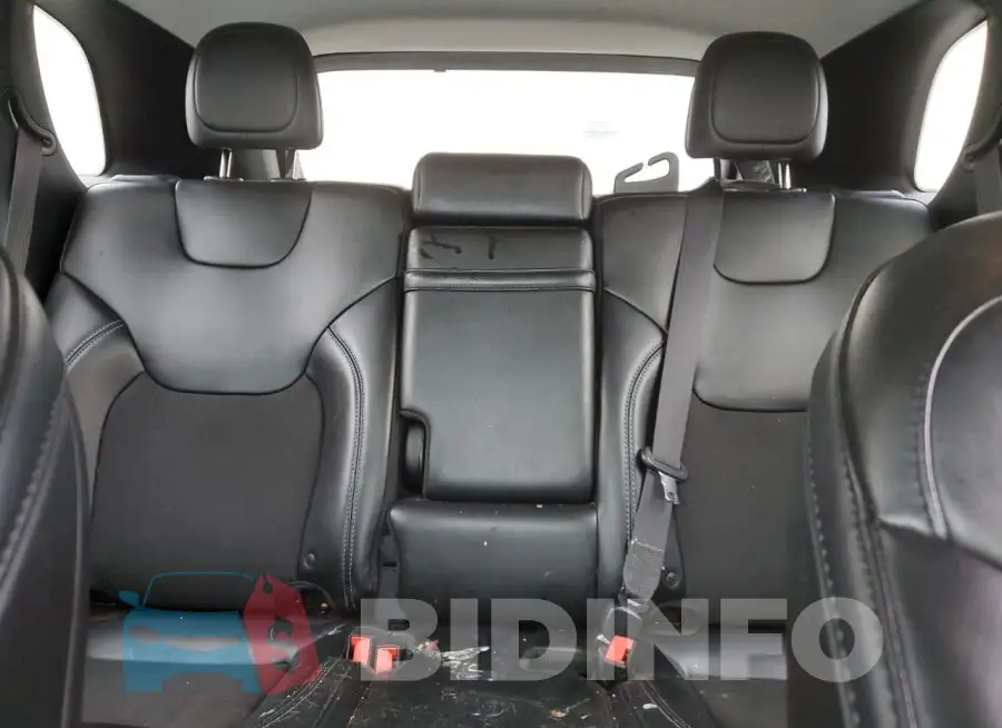 1C4PJLLB1KD220284 Photo# 10