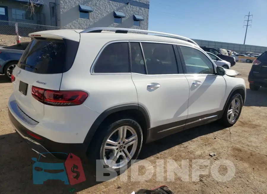 W1N4M4HB2LW014530 Photo# 3