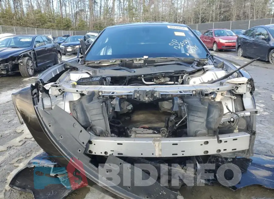 2C3CDXGJ8HH587052 Photo# 2