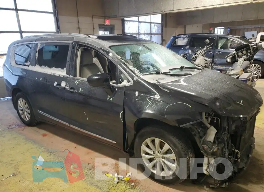 2C4RC1BG7JR210777 Photo# 4