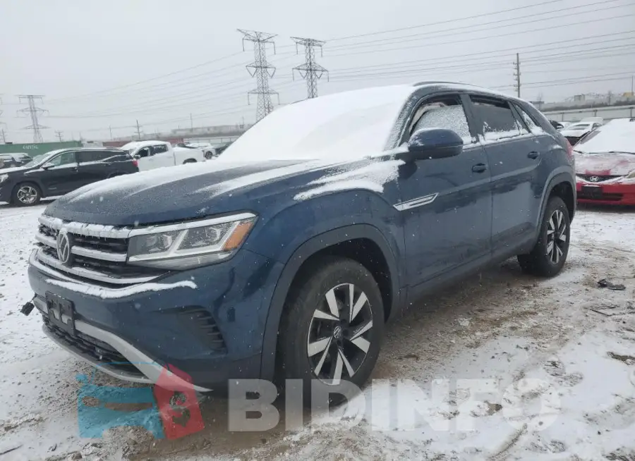 1V24C2CA7LC204613 Photo# 1