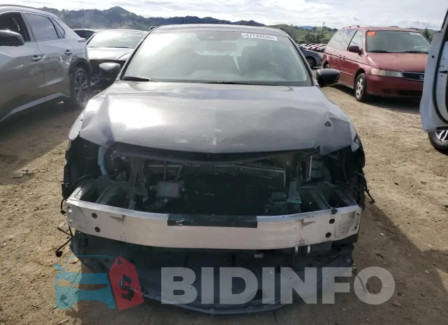19UDE2F82GA001555 Photo# 5