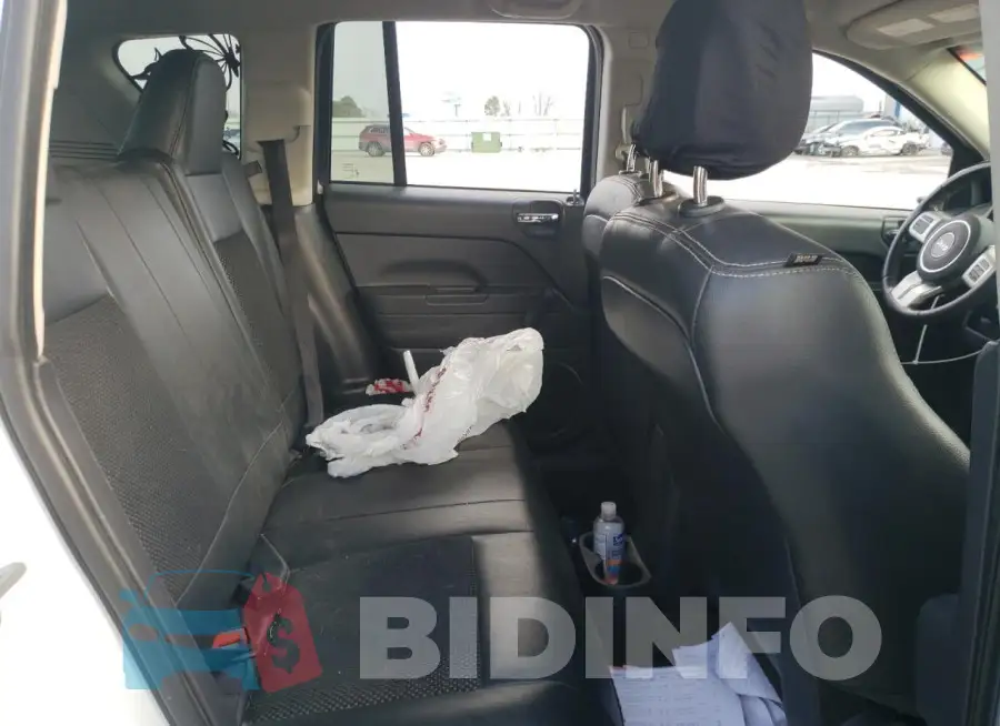 1C4NJCBA3HD187152 Photo# 11