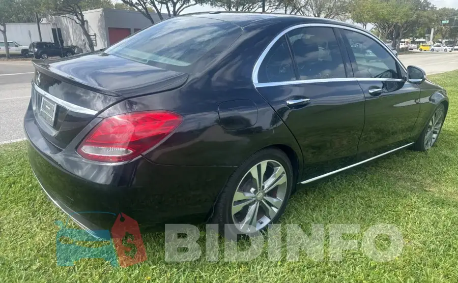 55SWF4JB2HU209364 Photo# 4