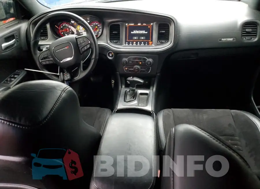 2C3CDXGJ7KH588815 Photo# 8