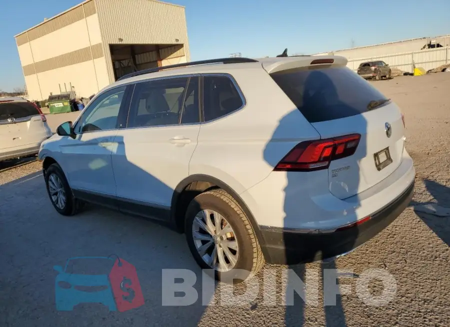 3VV2B7AX3JM155617 Photo# 2
