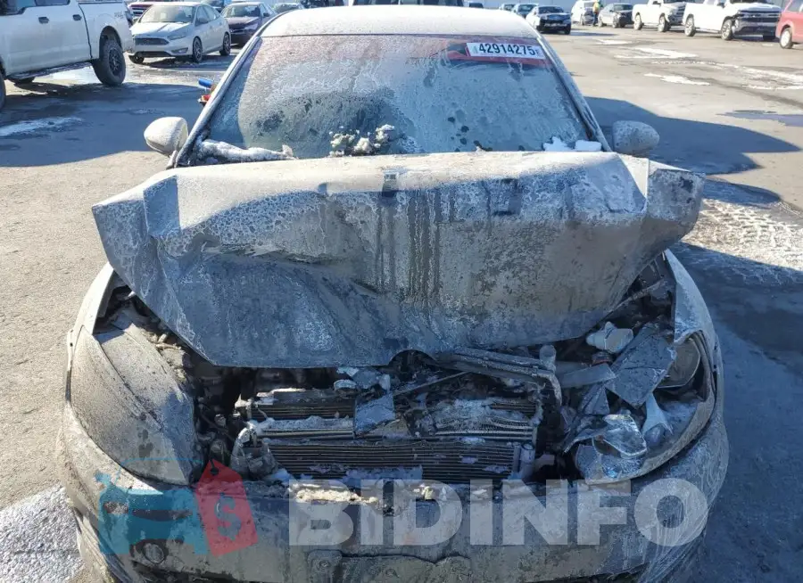 3VW5T7AU4HM051272 Photo# 5