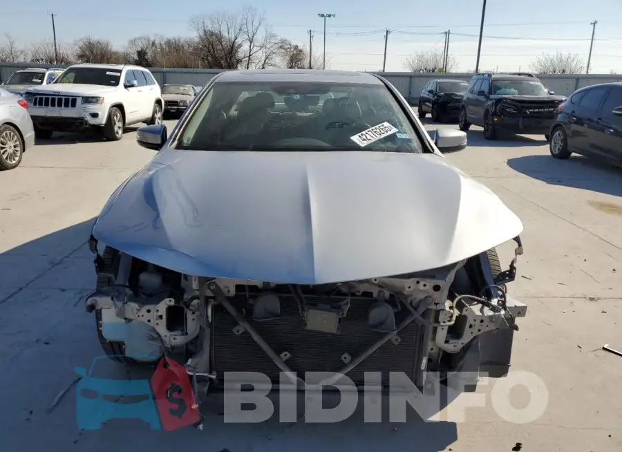19UUB1F32JA008455 Photo# 5