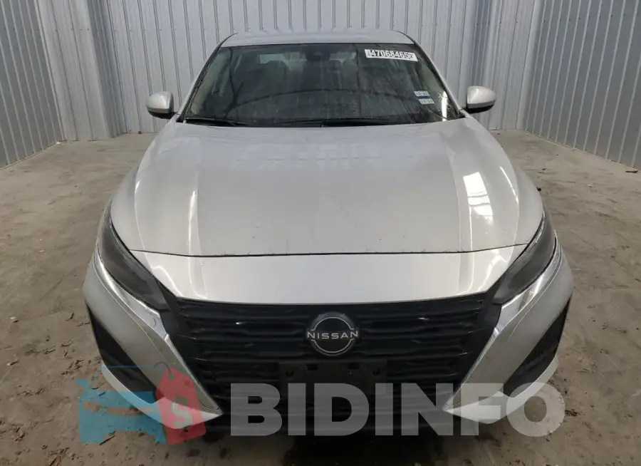 1N4BL4BV3PN350242 Photo# 5