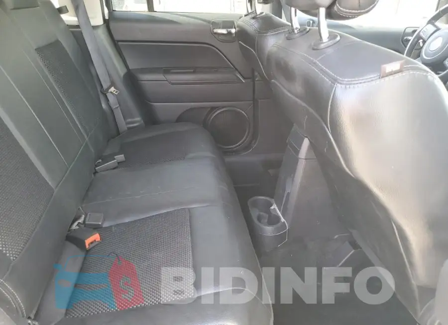 1C4NJPBA7GD667006 Photo# 11