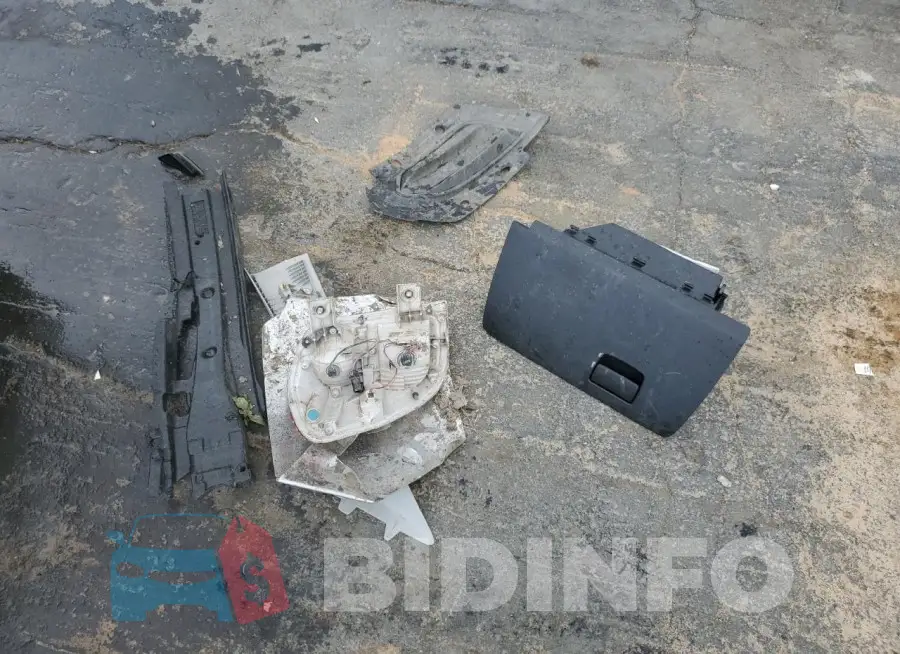 2GNALBEK8G6130439 Photo# 13