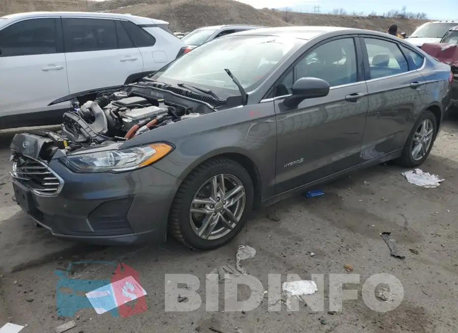3FA6P0LUXKR195537 Photo# 1