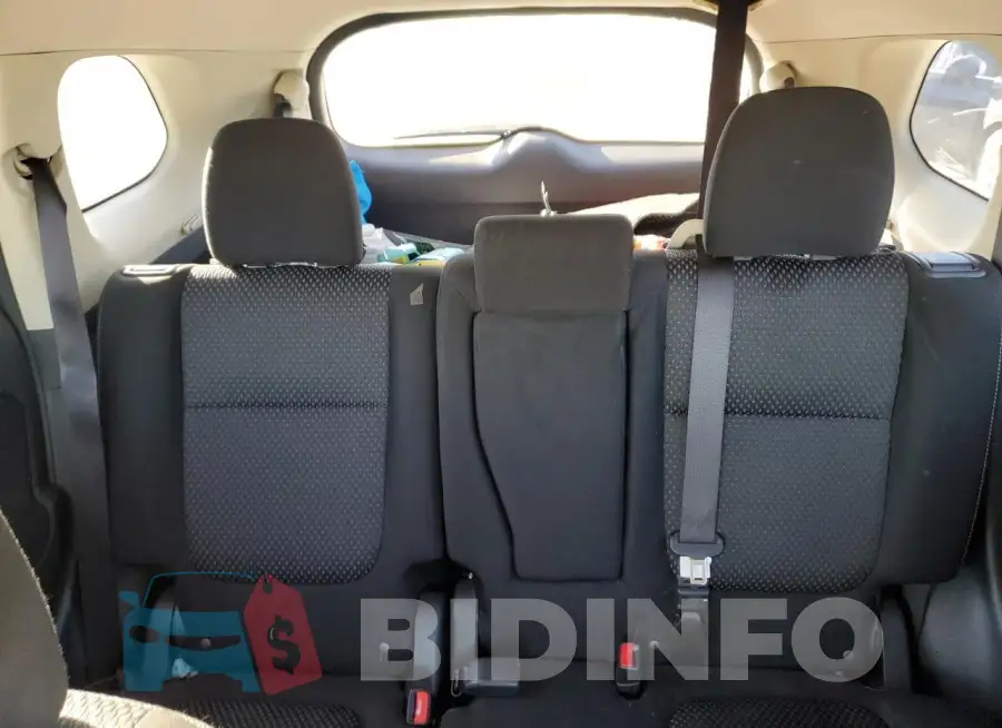 JA4AD2A35JZ068721 Photo# 10