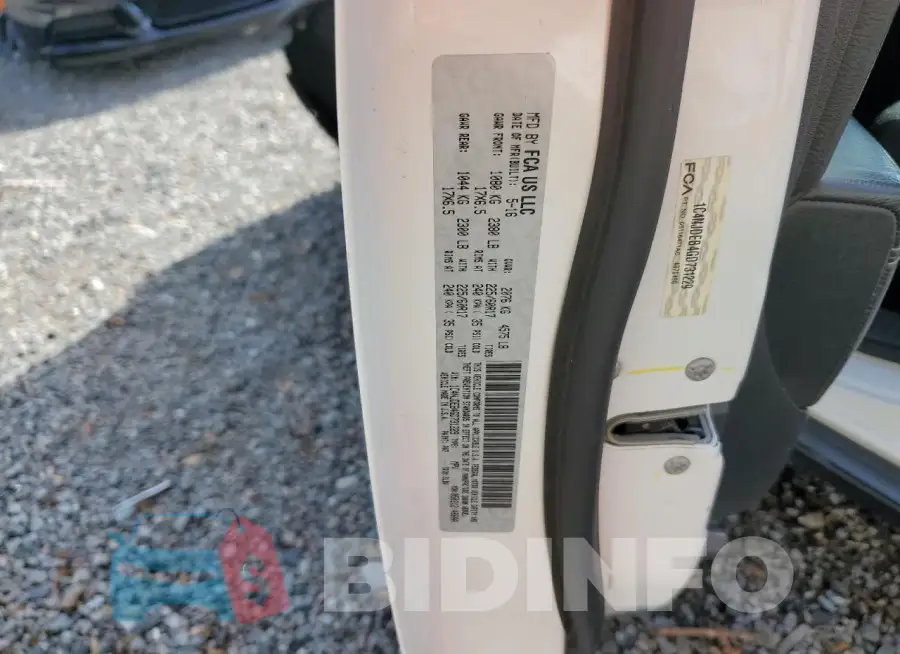 1C4NJDEB4GD731229 Photo# 13