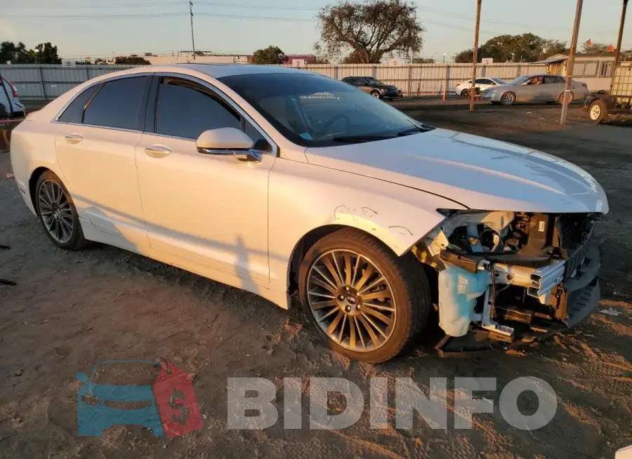 3LN6L2LUXGR615835 Photo# 4
