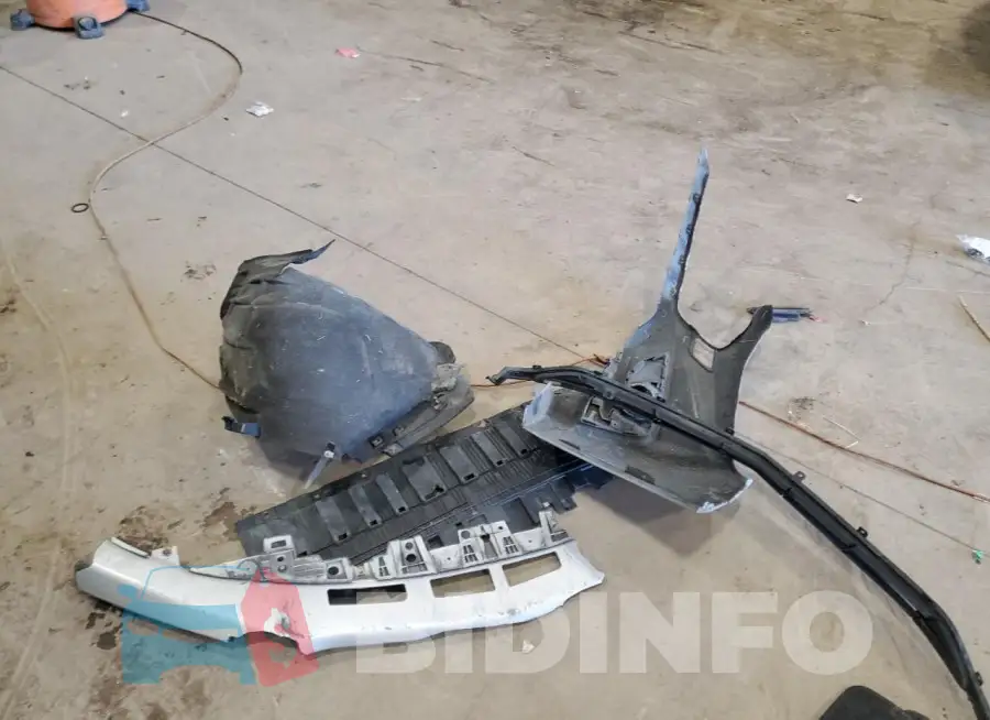1G1BE5SM4H7165438 Photo# 12