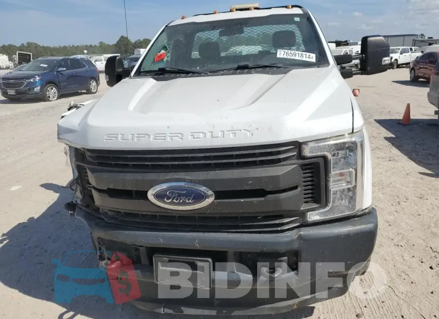 1FTBF2B61JEC69052 Photo# 5