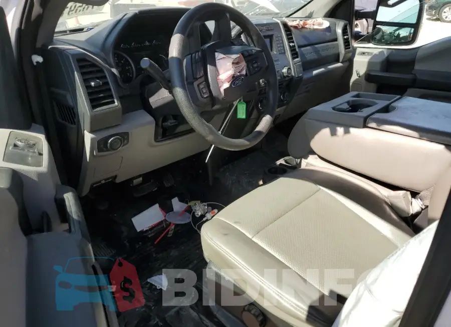 1FTBF2B61JEC69052 Photo# 8