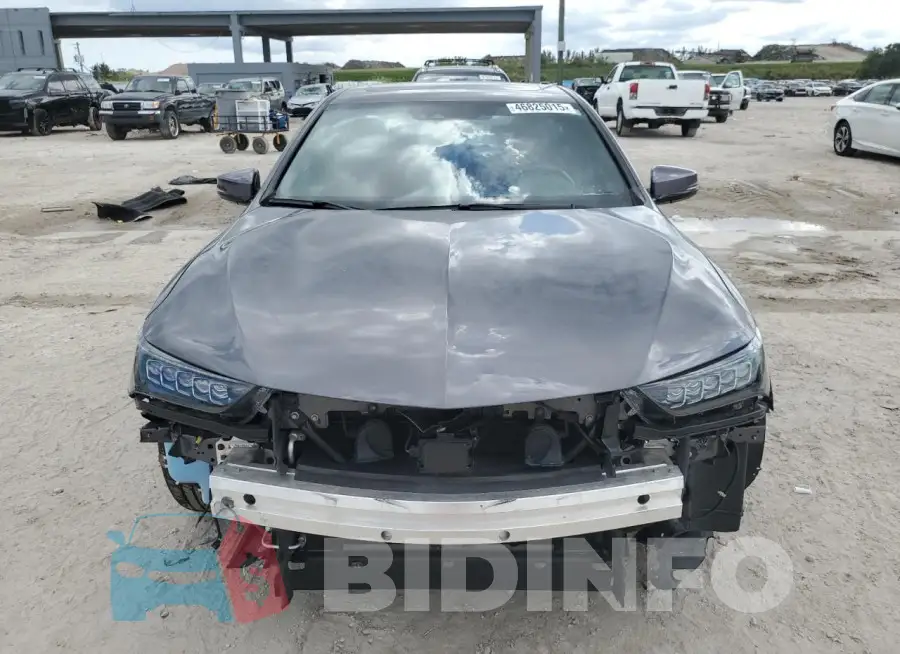 19UUB2F69KA005036 Photo# 5