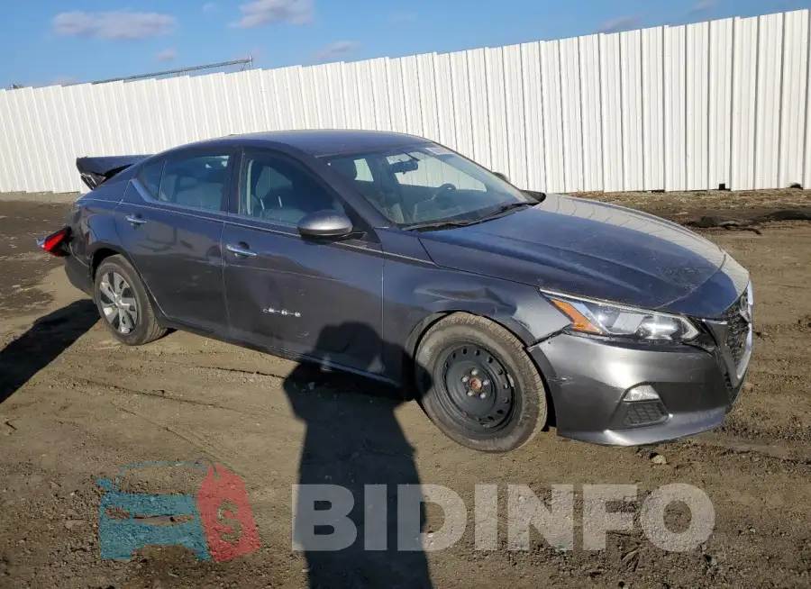1N4BL4BV1KC136046 Photo# 4