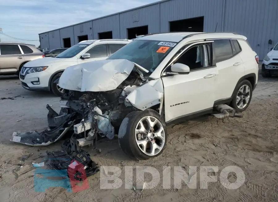 3C4NJDCB6MT528562 Photo# 1