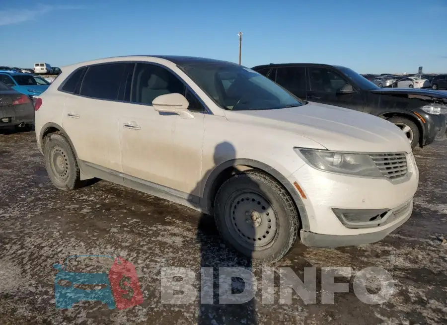 2LMPJ8LP5HBL51631 Photo# 4