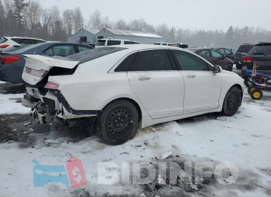 3LN6L2LU5GR605763 Photo# 3