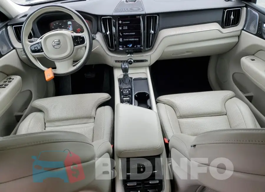 YV4102DL4M1882646 Photo# 8