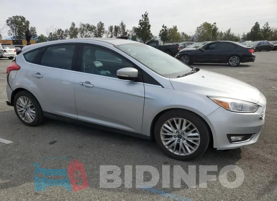 1FADP3N22JL217466 Photo# 4