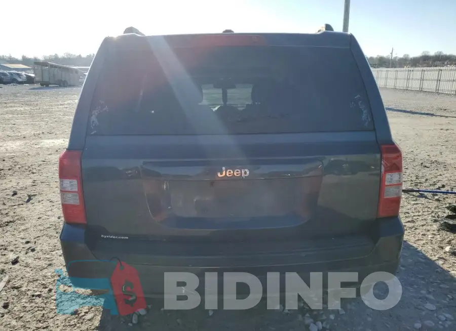 1C4NJPBBXGD590558 Photo# 6