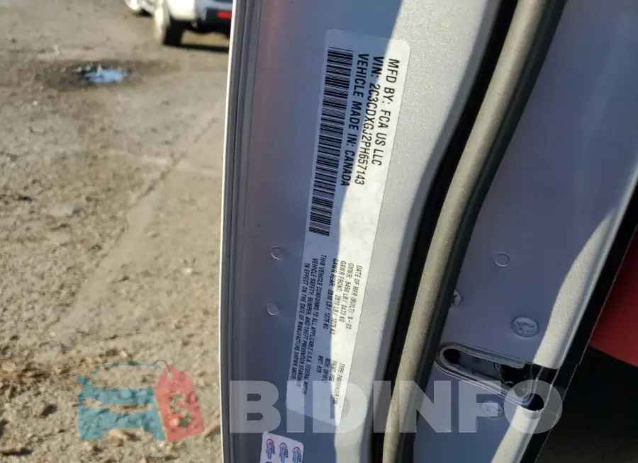 2C3CDXGJ2PH657143 Photo# 12
