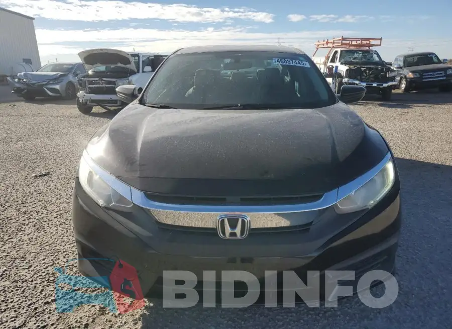 19XFC2F52HE048747 Photo# 5