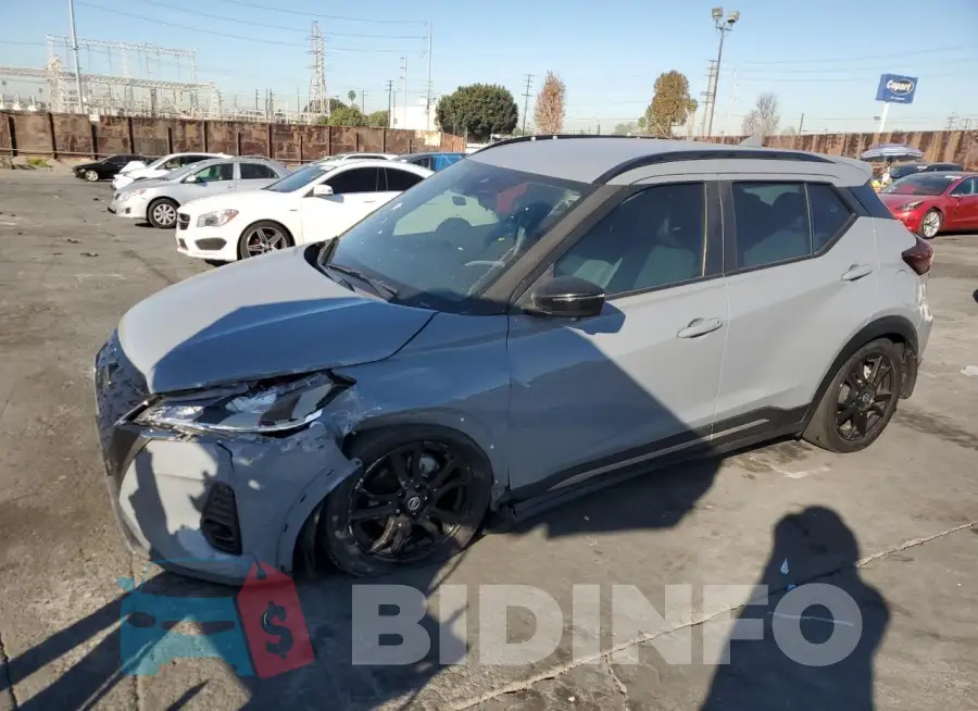 3N1CP5DV3ML554575 Photo# 1