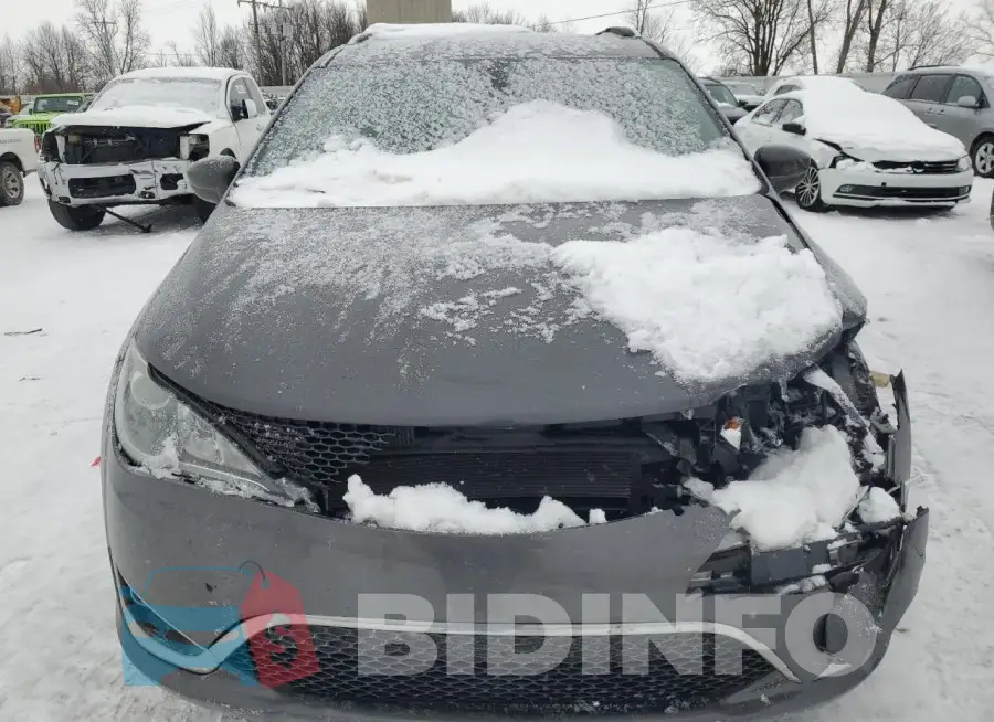 2C4RC1EG6HR835841 Photo# 5